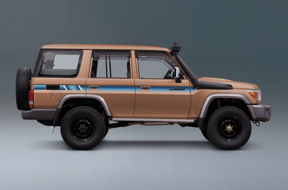70 Series Land Cruiser Decal Body Stripe Kit (Cooma) - 76 Series (2007-)